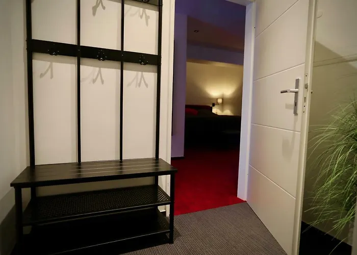 Hostal Elsaesser Hostel *